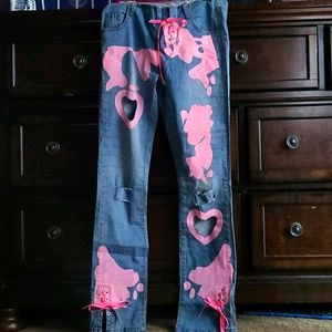 Sixe 6, that's why I'm selling them,   they are so frustratingly cute! Hole in 1